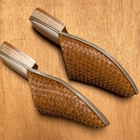 Sseko | Woven Leather Cloud Mules | Size 8 - Picture 11 of 13